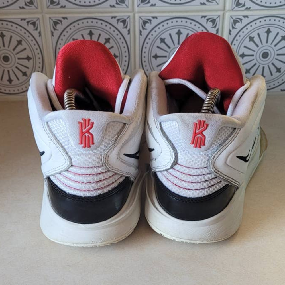 Nike Kyrie Infinity White Black Red Basketball Shoes Men's 8.5 - Picture 4 of 10